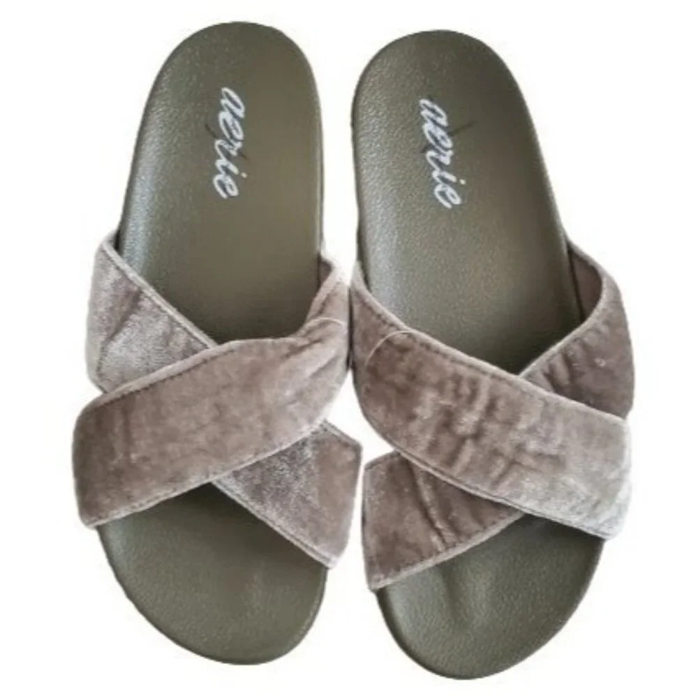 Aerie Women's Velvet Double Criss-Cross Strap Slip-On Sandals Gray Size 7 NWOT - Picture 10 of 10